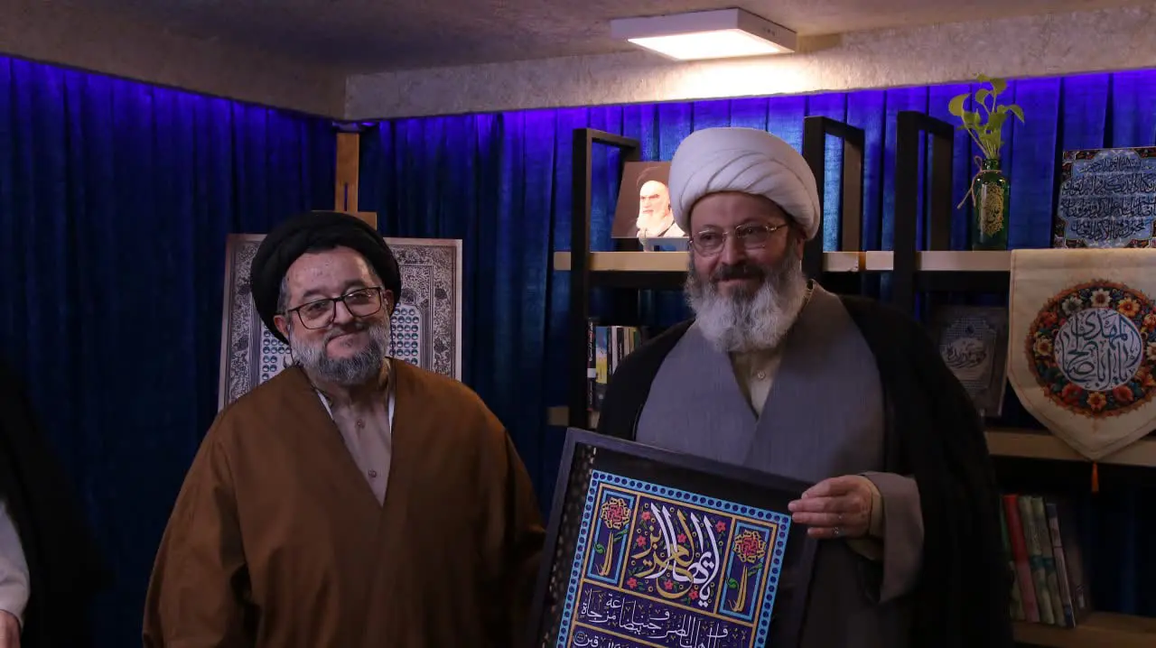 رونمایی از کتاب قوم برگزیده